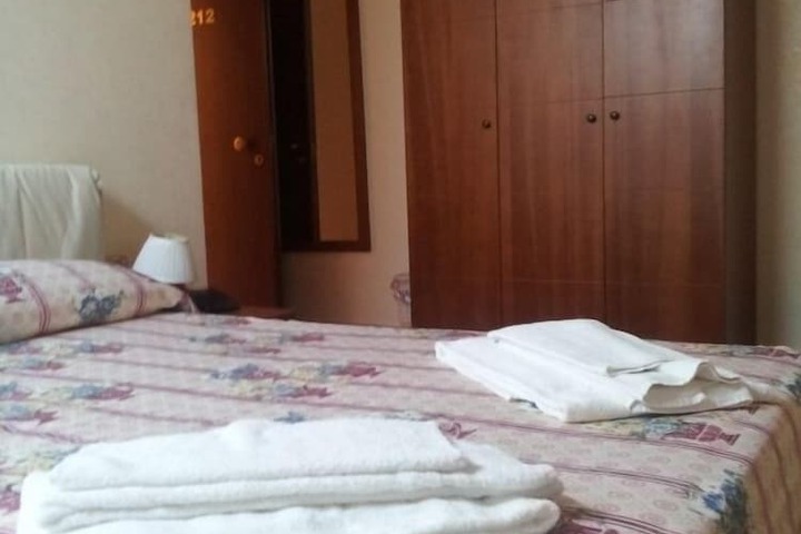 Room 8 of 26
