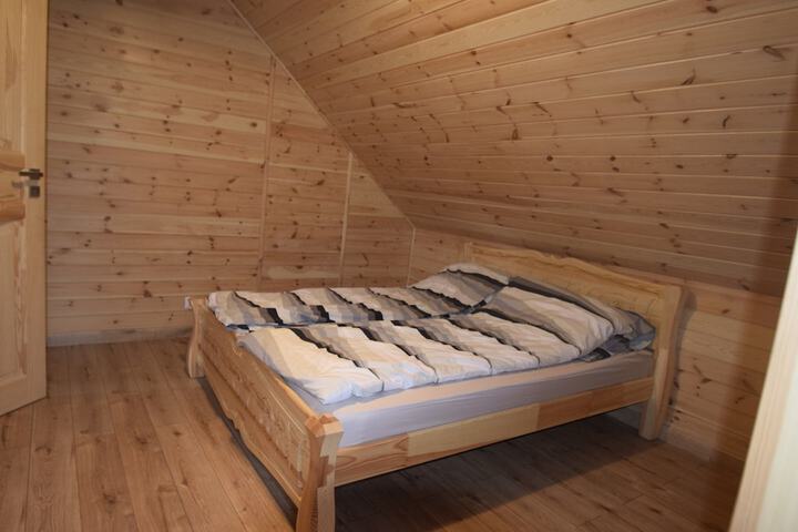 Room 8 of 40