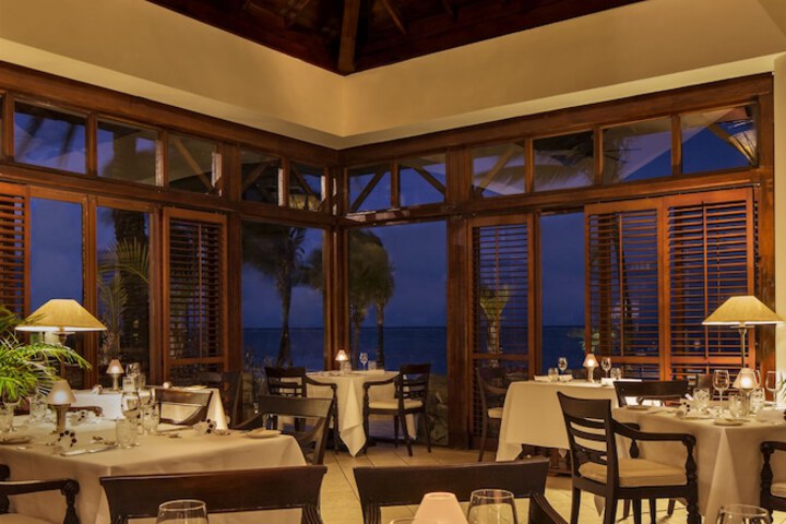 Dining 37 of 56