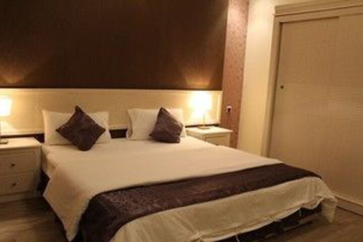 Room 7 of 82