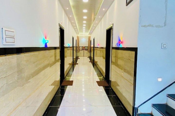 Hotel Interior 2 of 30