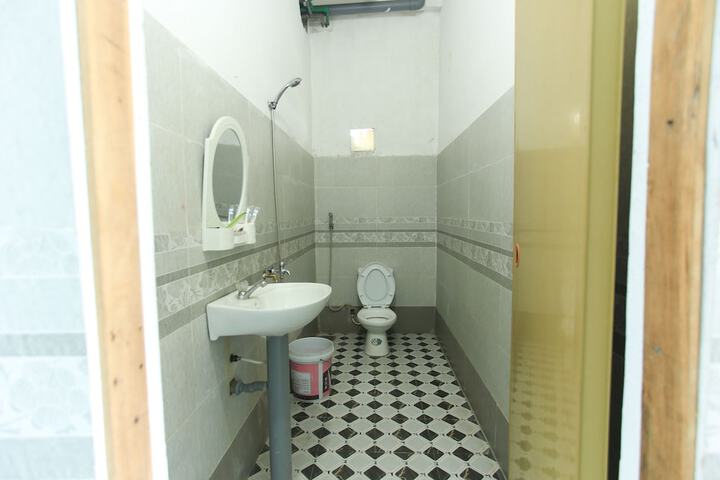 Room 16 of 21