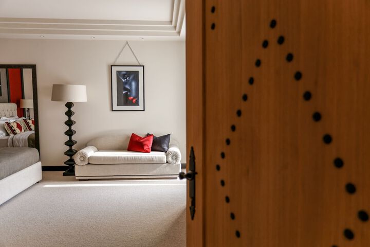 Room 5 of 32