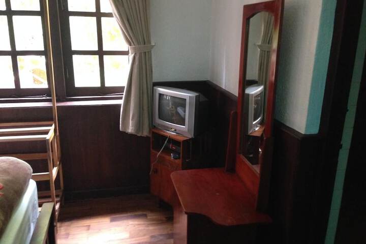 Room 9 of 46