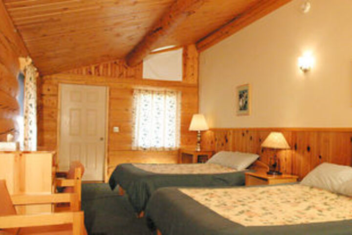 Room 10 of 28