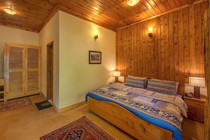 Room 4 of 55