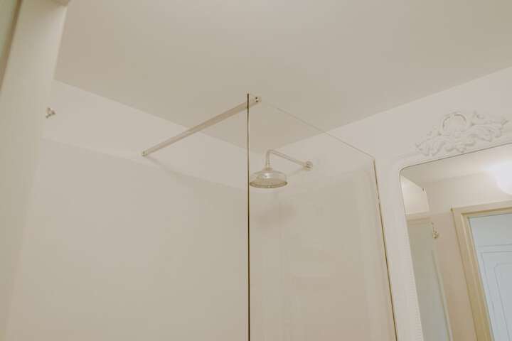 Room 133 of 181