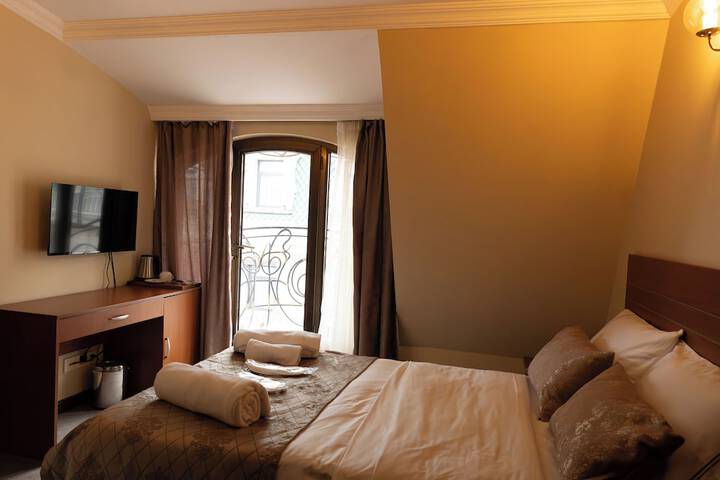 Room 21 of 47