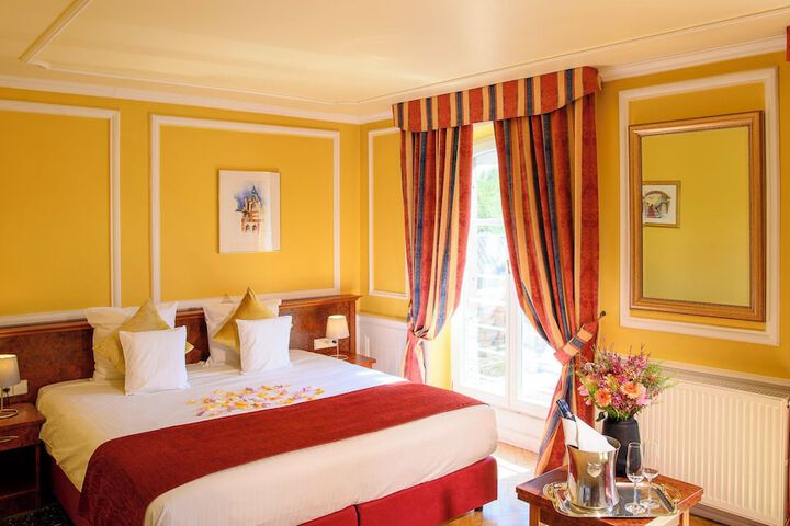 Room 40 of 107