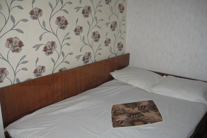 Room 6 of 19