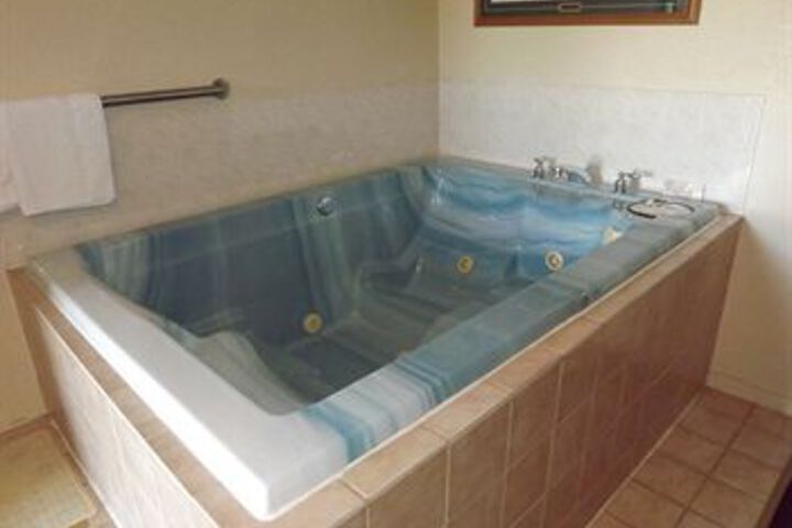 Hot Tub 23 of 23
