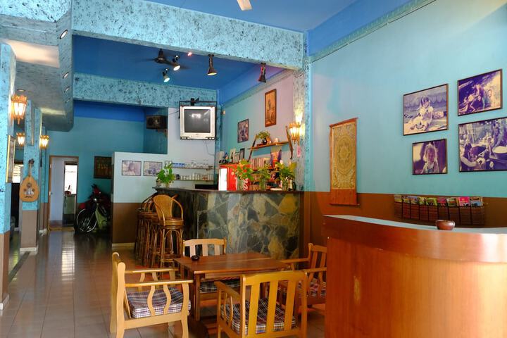 Entrance & Lobby