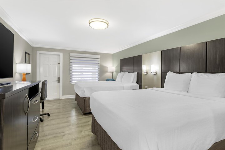 Room 12 of 37