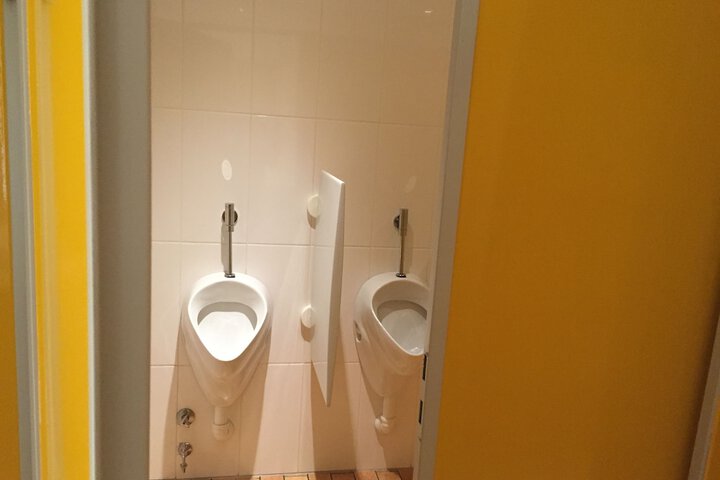 Room 10 of 23