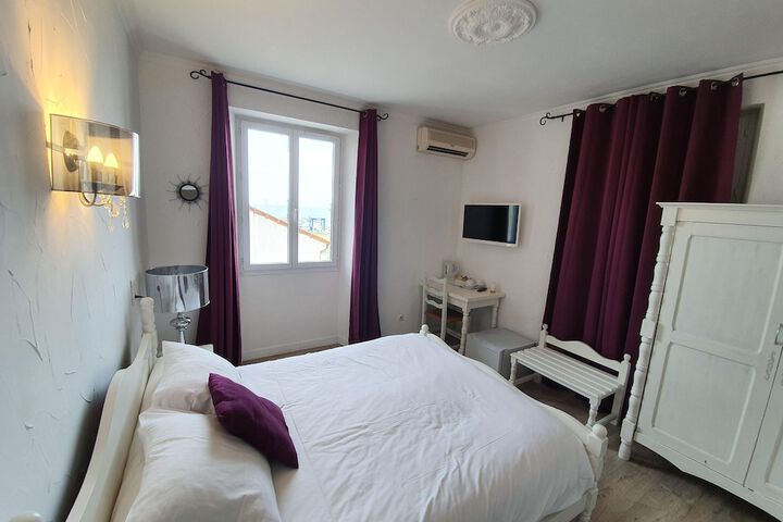 Room 3 of 24
