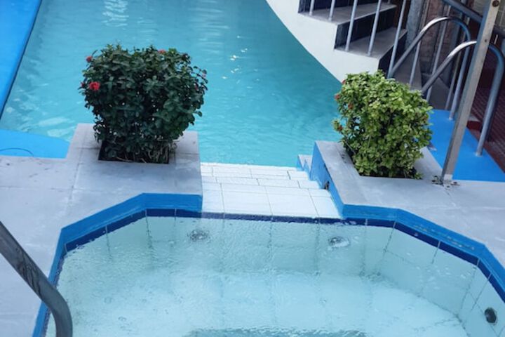 Pools & Facilities