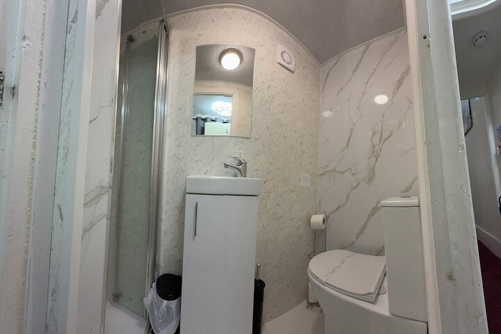 Room 26 of 32