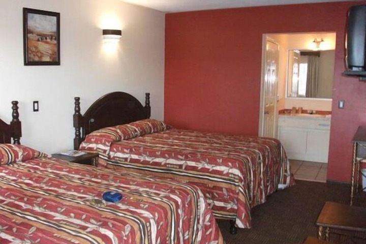 Room 2 of 35
