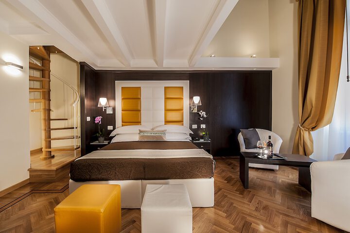 Room 22 of 38