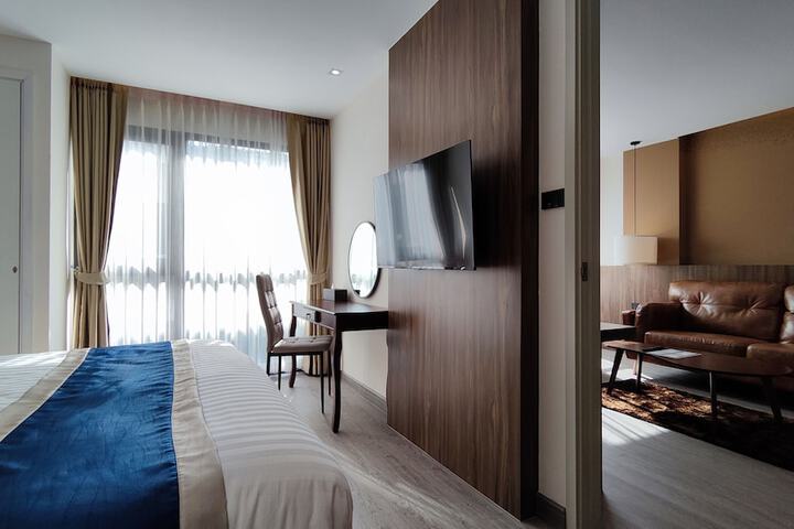 Room 6 of 35