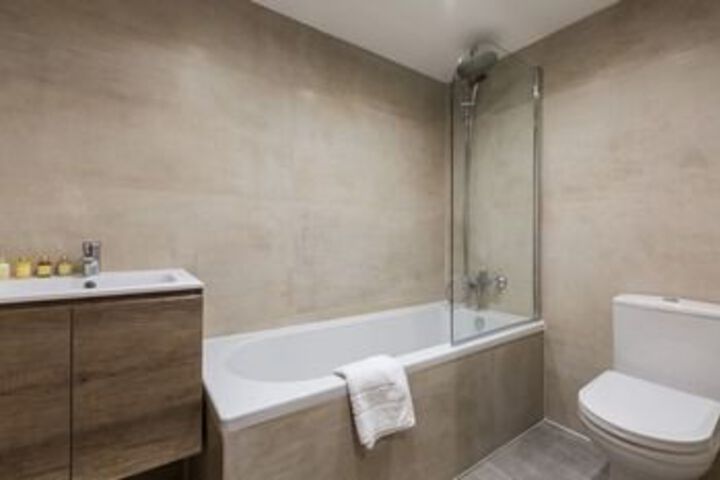 Room 2 of 10