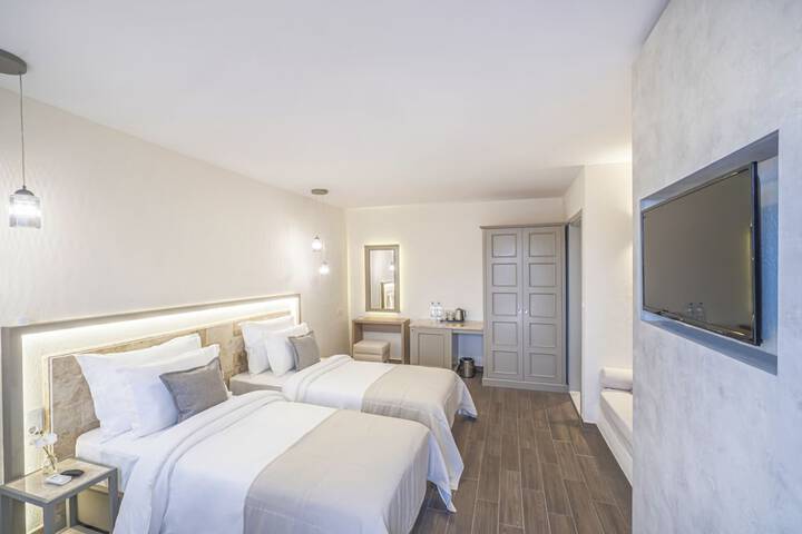 Room 16 of 150
