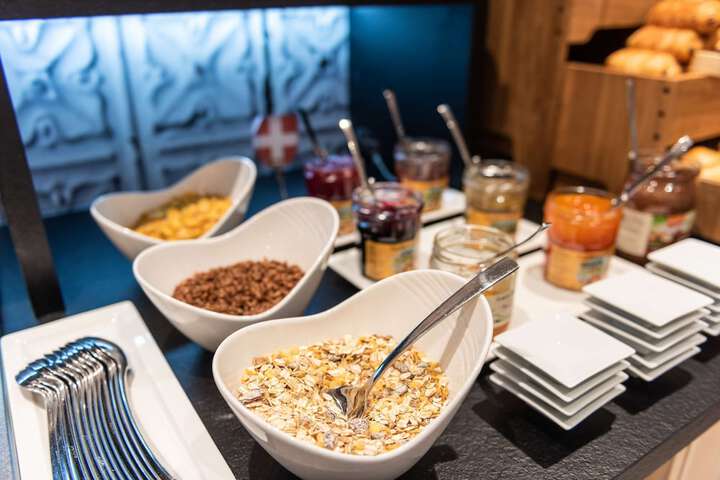 Breakfast/Coffee Service 58 of 78