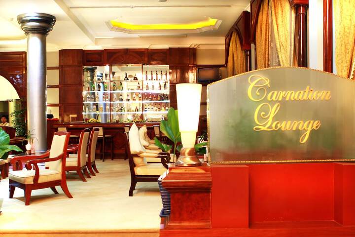 Lounge 68 of 81