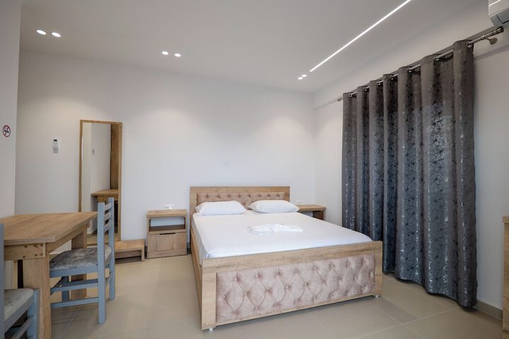 Room 10 of 81