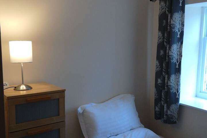 Room 3 of 27