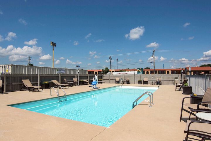 Pool 24 of 38