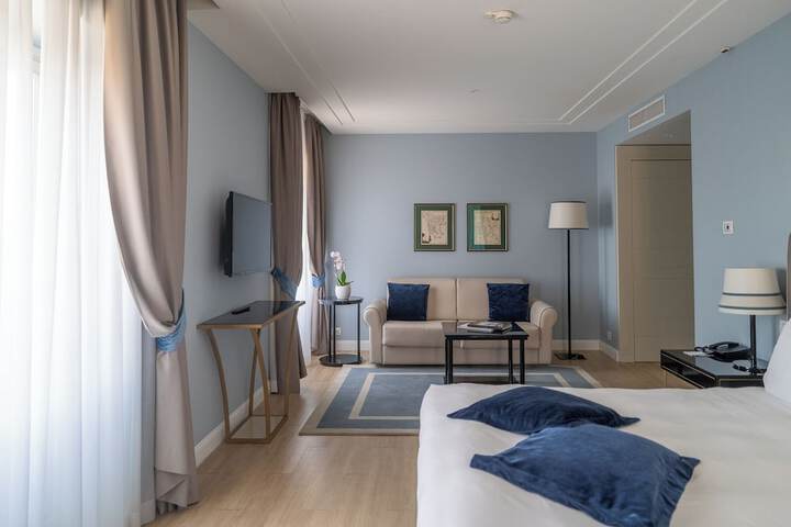 Room 32 of 62