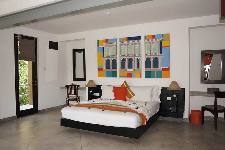 Room 43 of 97