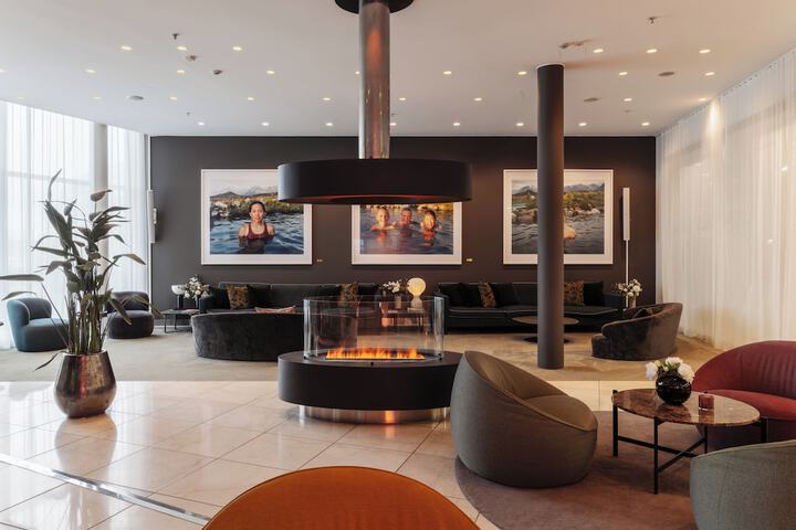 Guest Lobby