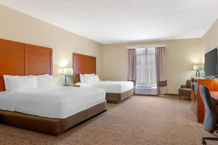 Room 4 of 33