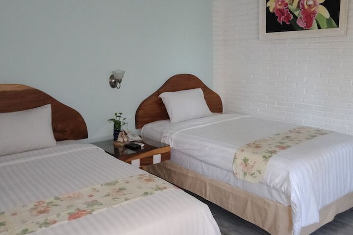Room 3 of 41