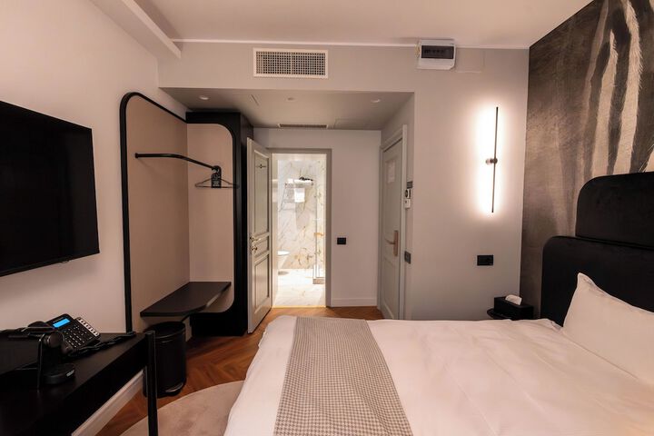 Room 57 of 87