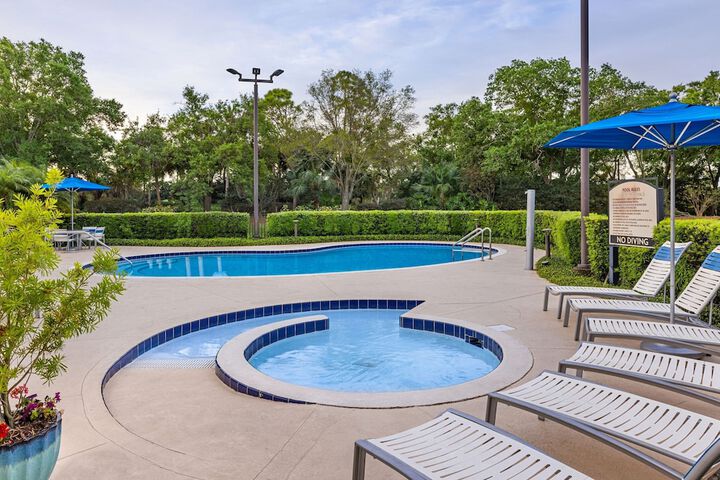 Hotel Pool