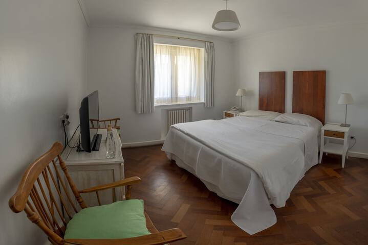 Room 6 of 81