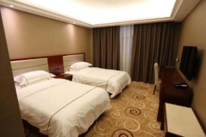 Room 17 of 18