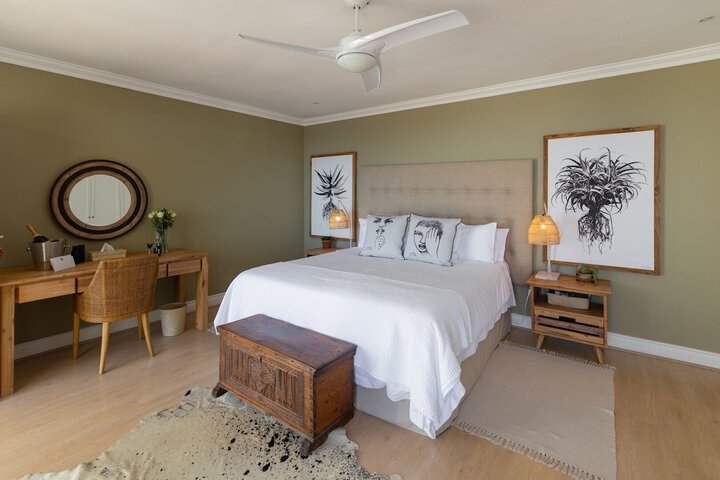 Room 2 of 23
