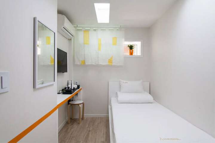 Room 19 of 60