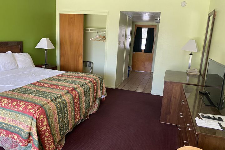 Room 6 of 31