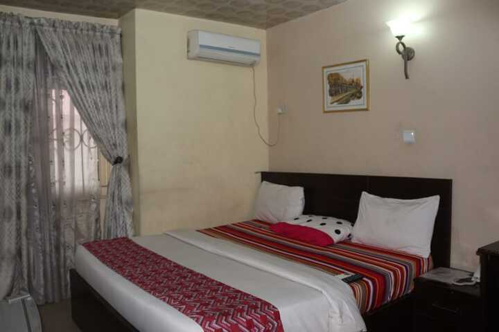 Room 8 of 28
