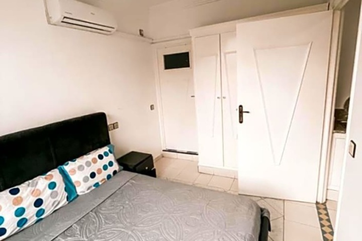 Room 2 of 9