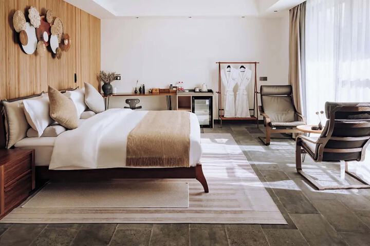 Room 38 of 163