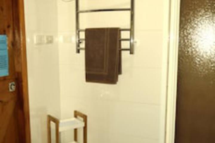 Room 34 of 144