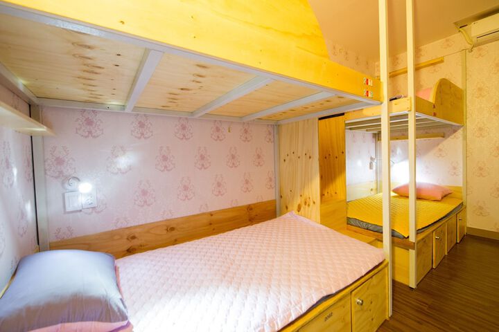 Room 17 of 48