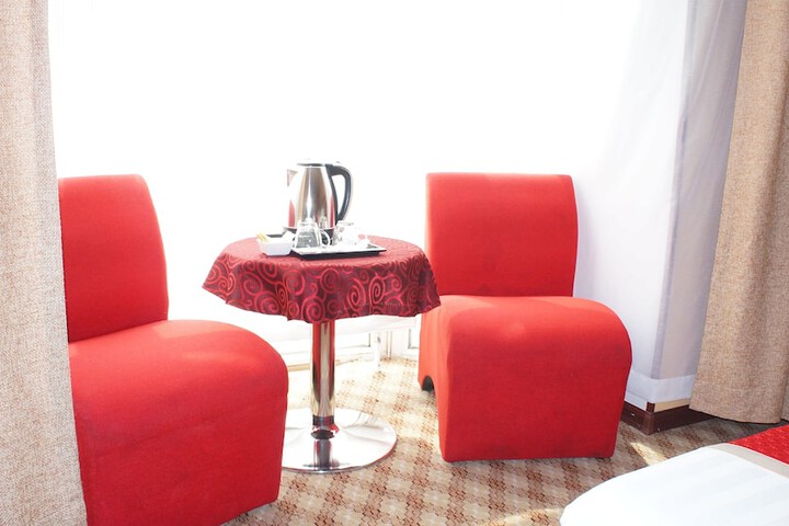 Room 4 of 62