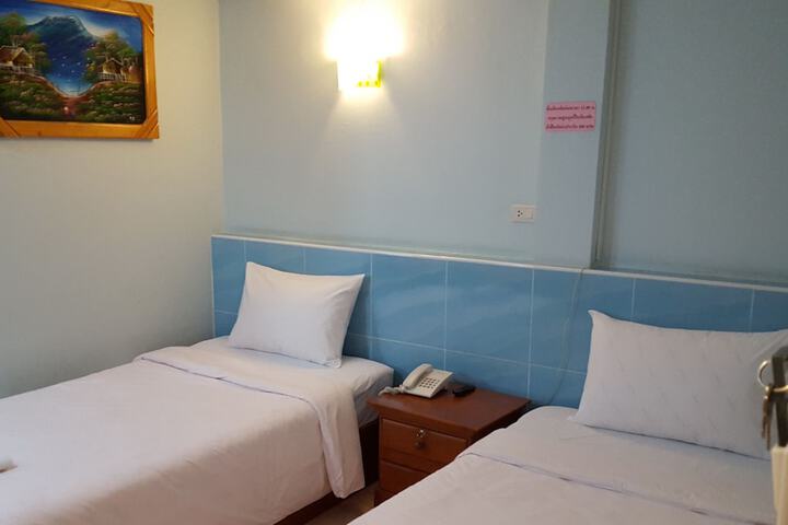 Room 4 of 23